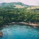 Destinasi Wisata Ambon dengan Pemandangan Luar Biasa Pantai Pintu Kota