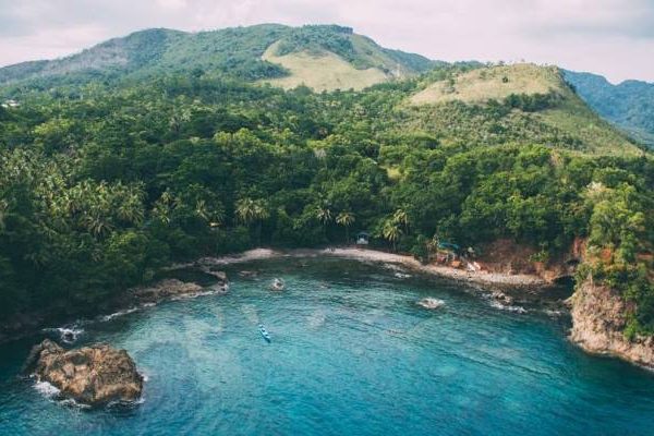 Destinasi Wisata Ambon dengan Pemandangan Luar Biasa Pantai Pintu Kota