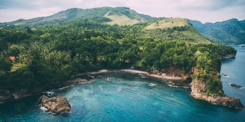 Destinasi Wisata Ambon dengan Pemandangan Luar Biasa Pantai Pintu Kota